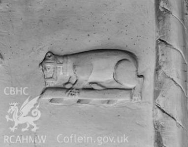 Bear moulding at Plas Mawr, Conwy