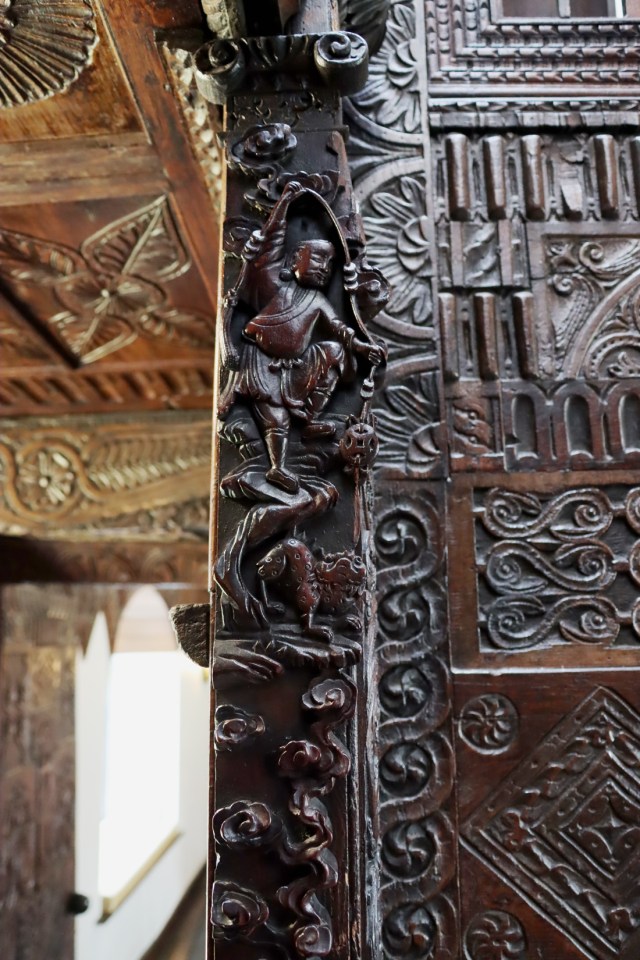 Oriental carving