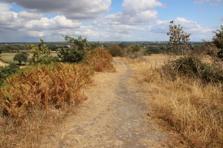 Perimeter walk around the plateau