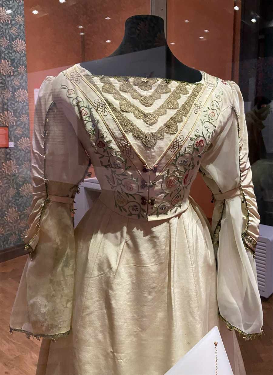 Dress 1905